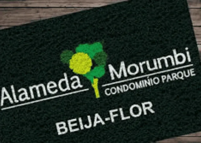 Tapete personalizado com identificação de condomínio em Suzano