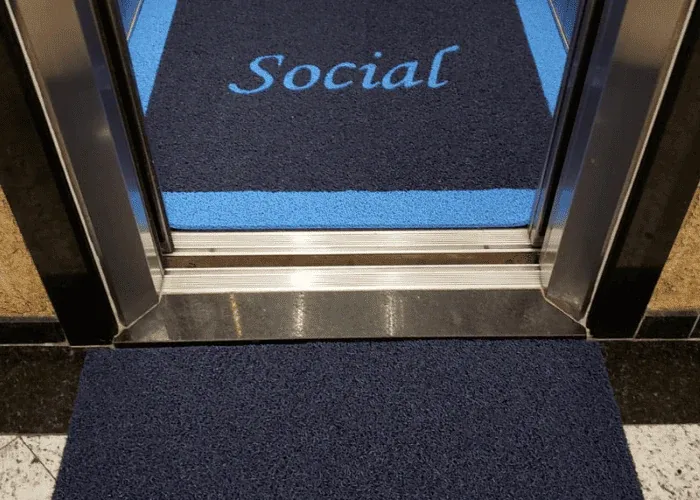 Tapete personalizado para elevador em Suzano