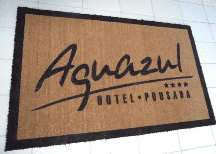 Tapete personalizado com identificação de hotel ou pousada em Itaquaquecetuba